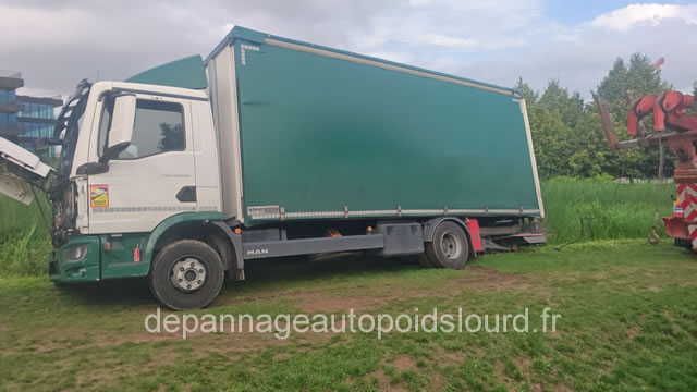 Dépannage et remorquage poids lourds sur la RN 12 Dépannage et remorquage poids lourds sur la RN 12